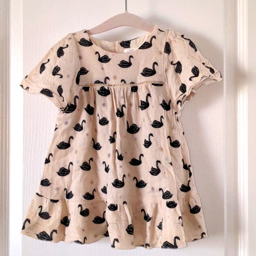 Girls Baby ZARA Muslin Cream Dress with Swan Print 18/24